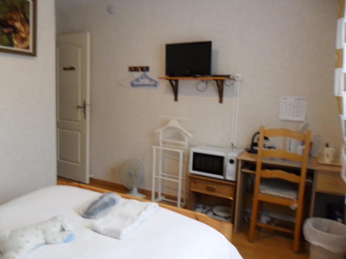 Chambre Chez L'Habitant Louvres Exterior photo