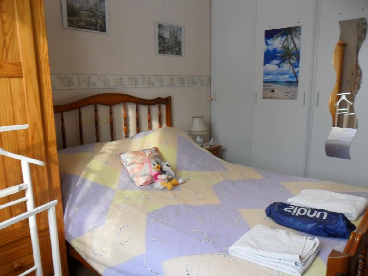 Chambre Chez L'Habitant Louvres Exterior photo