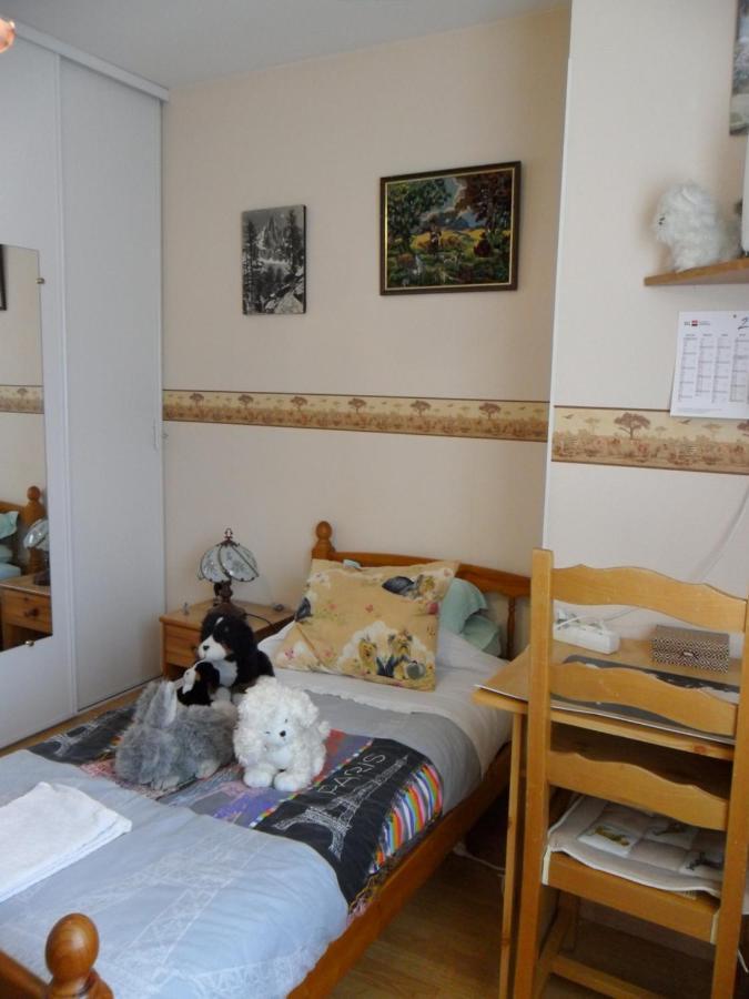 Chambre Chez L'Habitant Louvres Exterior photo